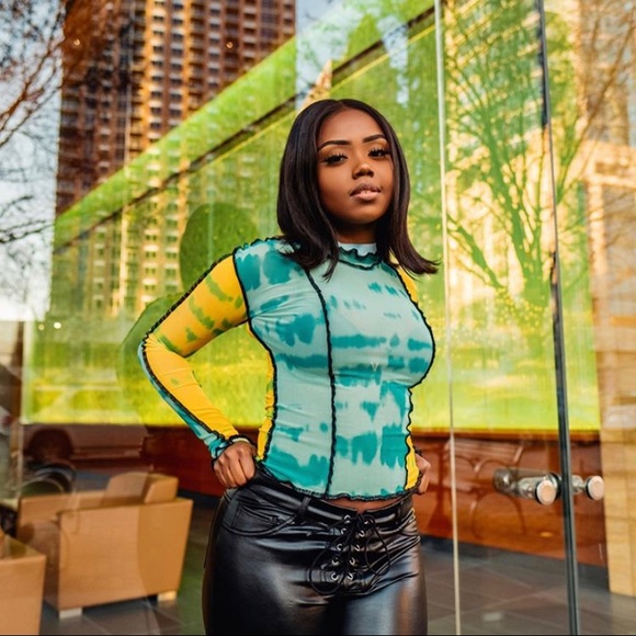 Mesh Multicolor Top with Mock Neck - Picture 4 of 6